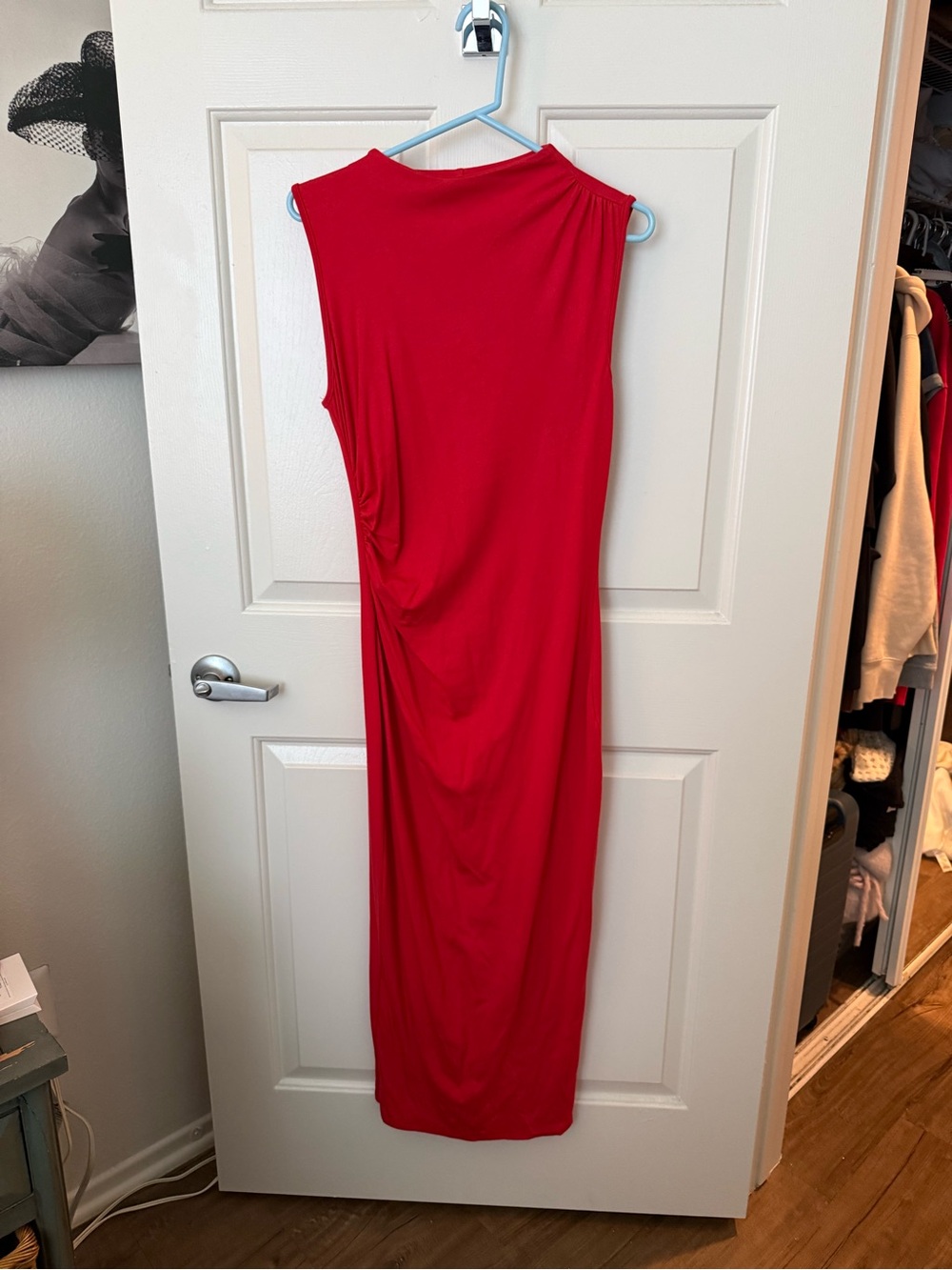 Elegant Red Sleeveless Maxi Dress — Sleek Evening Style